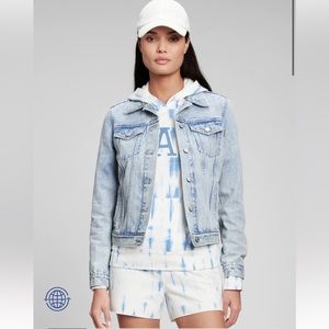 GAP Icon Denim Jacket Light Indigo Wash